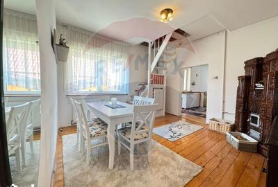 Casă cu 8 camere decomandat cu Teren 880 Mp în Central - 9