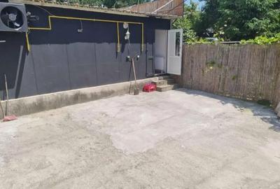 Spațiu comercial, de 40 mp, în Central - 3