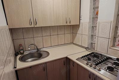 Inchiriez apartament - 2
