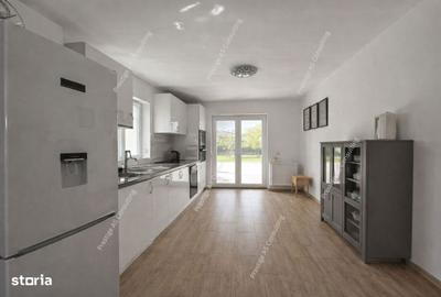 Casă cu 5 camere cu Teren 648 Mp în Ghiroda - 10