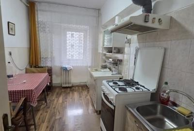 Apartament cu 3 camere decomandat în Galata - 4
