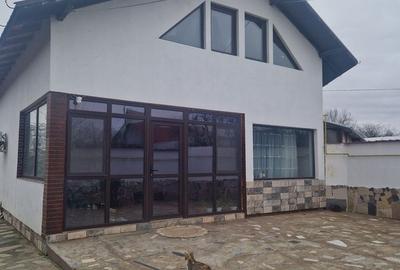 Casă cu 4 camere cu Teren 870 Mp în Mărăcineni