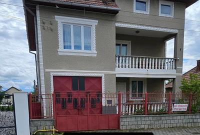 Casă cu 4 camere în Cetate - 3