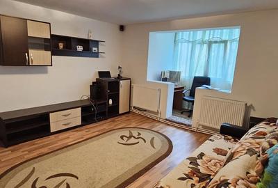 Apartament cu 2 camere semidecomandat în Tineretului