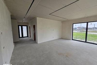 Casă cu 4 camere în Sânmartin - 15