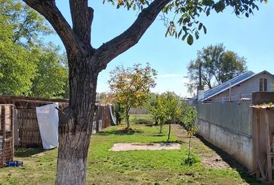 Casa+teren 1663mp - 2