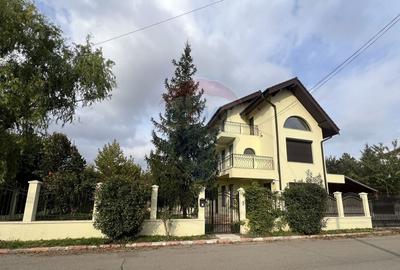 Casa / Vila cu 5 camere de inchiriat in zona Pipera - 1