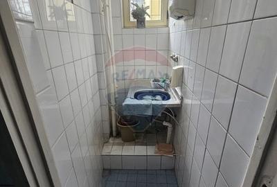 Spațiu comercial, de 80 mp, în P-ța Muncii - 8