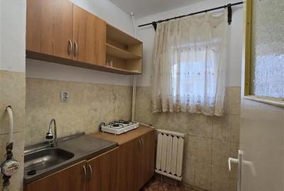 Garsoniera decomandata,etaj intermediar,Oradea,cartier Rogerius - 5