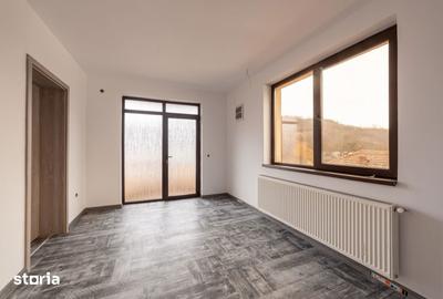 Casă cu 8 camere cu Teren 663 Mp în Ștefănești - 5