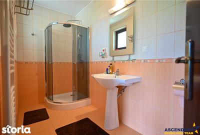 Casă cu 5 camere cu Teren 1700 Mp în Central - 2