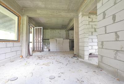 Casă cu 7 camere cu Teren 250 Mp în Roșu - 4