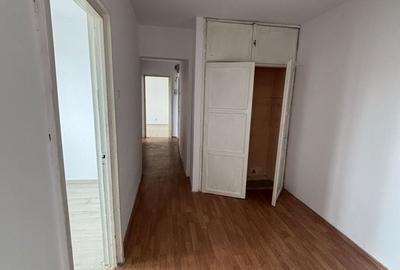 Apartament cu 3 camere decomandat în Aurel Vlaicu - 8