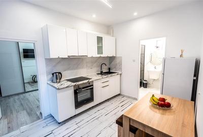 Garsonieră decomandată, mobilată în Central