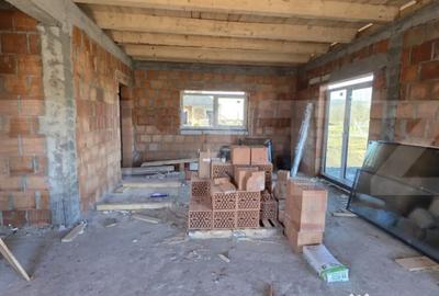 Casă cu 3 camere cu Teren 500 Mp în Unirea - 10