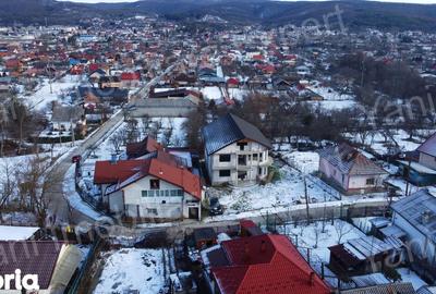 Casă cu 4 camere cu Teren 723 Mp în Central - 11