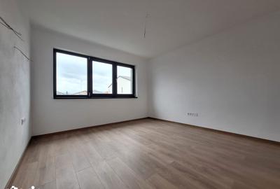 Casă cu 2 camere cu Teren 207 Mp în Sânpetru - 8