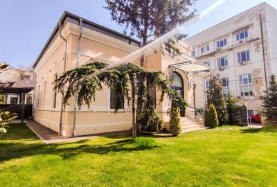 Vila restaurata in cel mai mic detaliu - zona centrala - 3