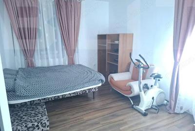 Casă cu 7 camere cu Teren 550 Mp în Central - 7