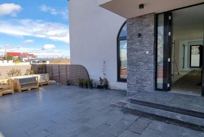 Vila Lux cu vedere la LAGUNA ALBASTRA - 15