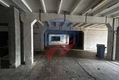 Spațiu industrial, de 2,000 mp, în Bariera Vâlcii - 2