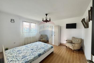 Casă / Vilă cu 3 camere de vânzare - 2