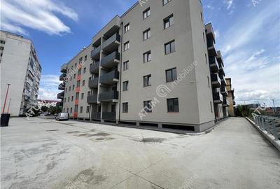 Apartament de 3 camere cu 2 bai etaj intermediar zona Rahovei - 1