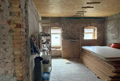 Casă cu 4 camere în Central - 3