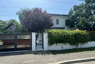 Casă individuală cu 5 camere în Balotești
