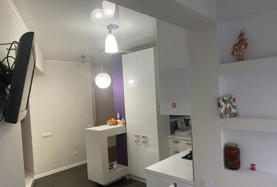 De vanzare o camera in Centrul Civic - 2