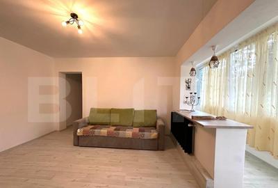 Apartament cu 3 camere semidecomandat, mobilat în Cetate