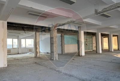 Spatiu comercial/birouri de Inchiriat - Open - Space in Perla, Doroban