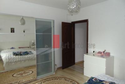 Casă individuală cu 7 camere cu Canalizare în Fundeni - 10