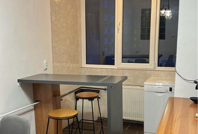 Inchiriez apartament 2 camere langa universitate - 2