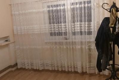 Vand apartament 2 camere decomandat central in Boldesti Scaeni - 9