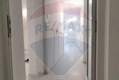 Spațiu comercial, de 323 mp, în Central