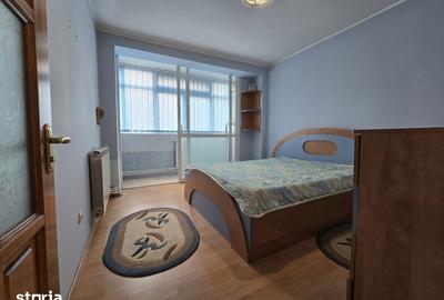 Apartament cu 3 camere decomandat în Port - 1
