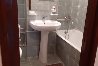 Inchiriez apartament 2 cam ,decomandat, situat in Racadau - 3