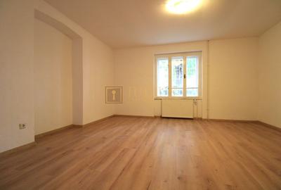 Birou, de 1 mp, în Complex Studențesc - 12