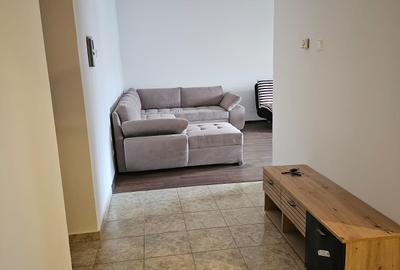 Apartament cu 2 camere decomandat în Tractorul - 4