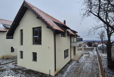 Casă cu 4 camere cu Teren 700 Mp în Feleacu - 2