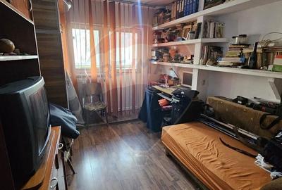 Apartament cu 4 camere decomandat în Coman - 8