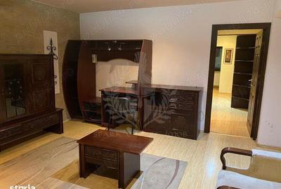 Apartament cu 3 camere semidecomandat în Democrației