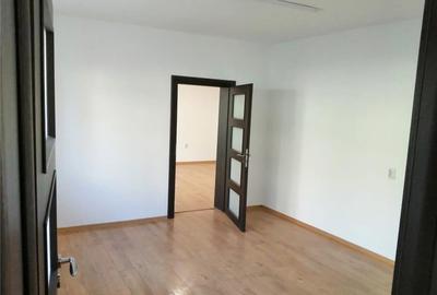 Casă cu 4 camere cu Teren 1100 Mp în Democrației - 5