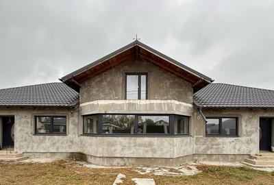 Casă individuală cu 6 camere cu Canalizare în Șendreni - 1