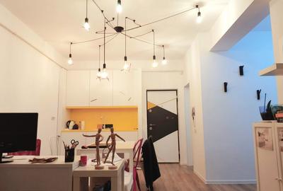 Apartament cu 2 camere semidecomandat, mobilat în Lacul Tei