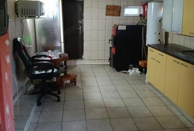 Casă cu 3 camere cu Teren 1800 Mp în Sărulești - 4