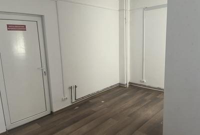 Spațiu comercial, de 100 mp, în Central - 4