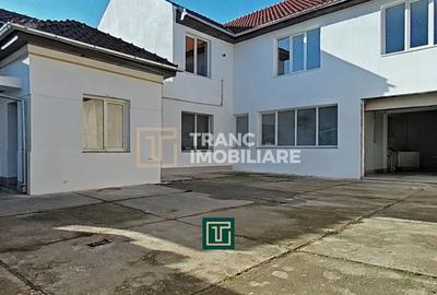 Casă cu 10 camere cu Canalizare în Aradul Nou