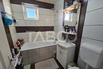 Apartament cu 3 camere semidecomandat, mobilat în Valea Aurie - 2